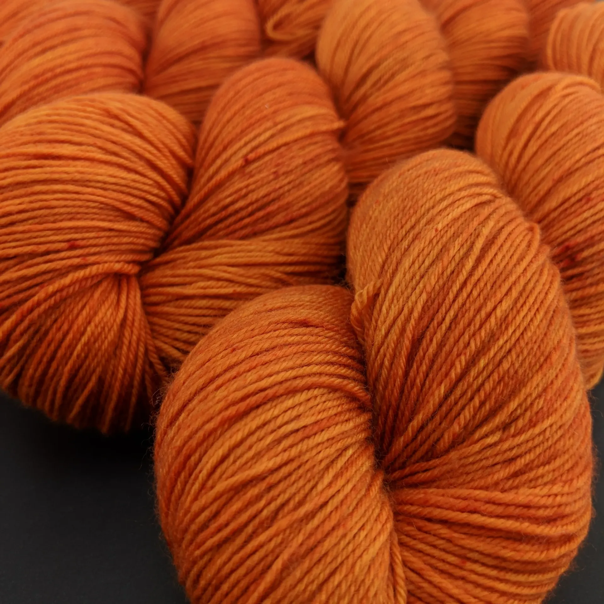 ARTISTS: ABSTRACT (MIMI FINGERING)