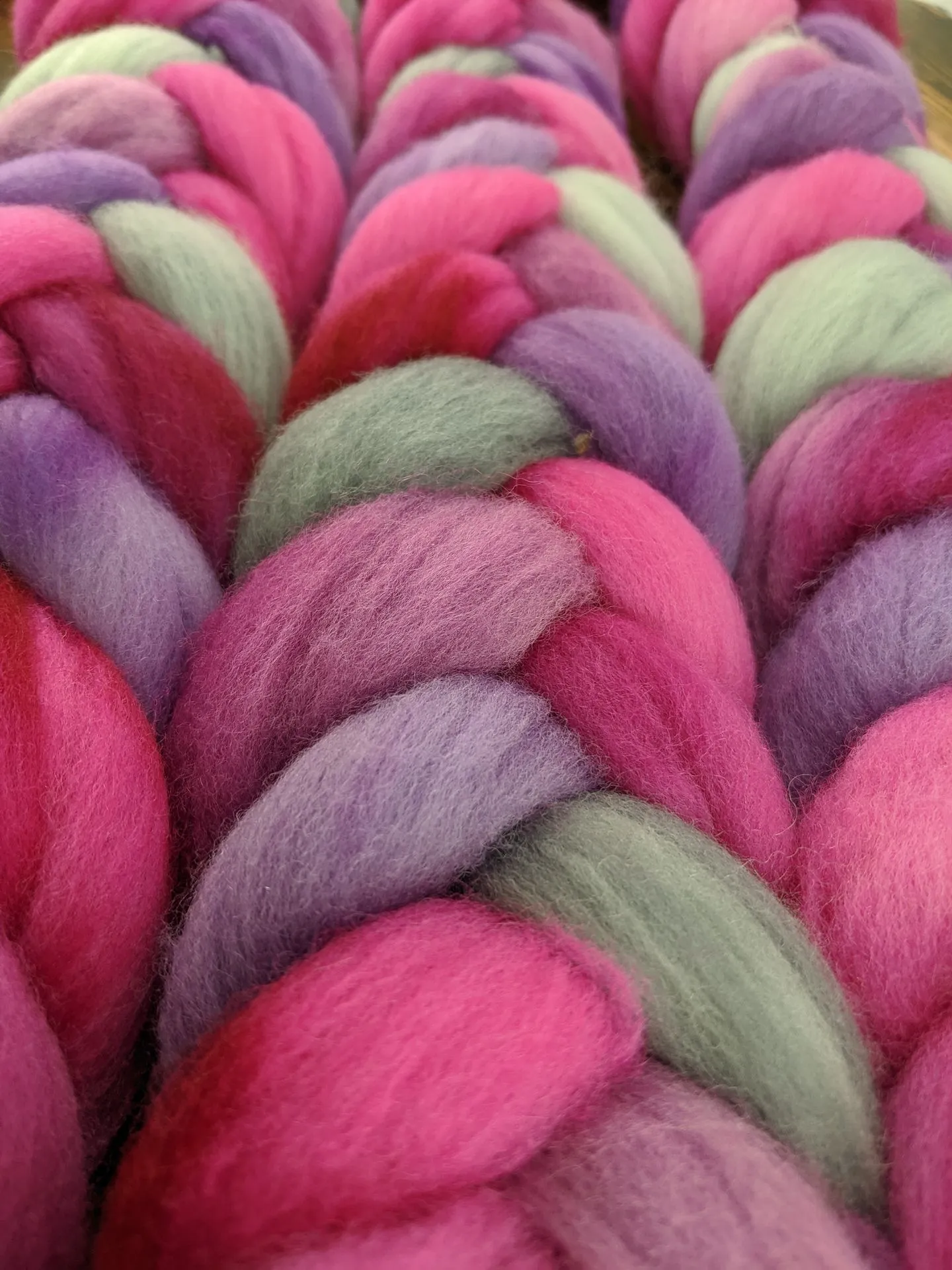 GOTHIC ROMANCE: SPINNING FIBER (CORMO/SURI ALPACA)