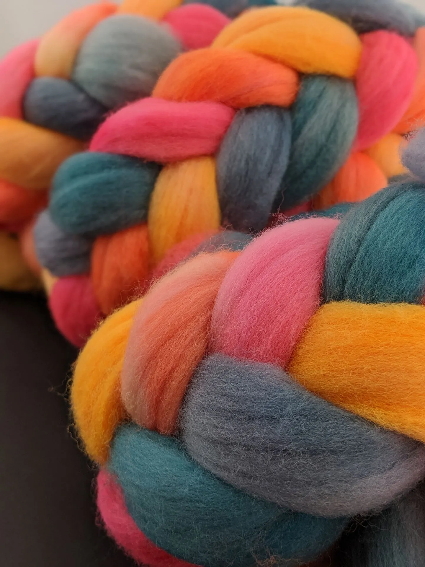 HIGH FANTASY: SPINNING FIBER (CORMO/SURI ALPACA)
